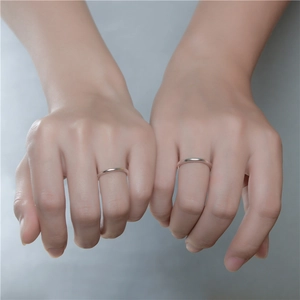 Minimalistische S925 Sterlingsilber Paar Ringe mit hochglanzpoliertem Zylinder-Finish