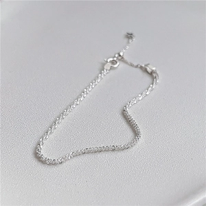 Detailansicht der italienischen S925 Sterlingsilber Schneeflockenkette mit Federring