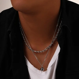 Collier pour Hommes Double Couche avec Pendentif Football Rond Acier Inoxydable Chaîne Figaro Sportif Argent Bijoux