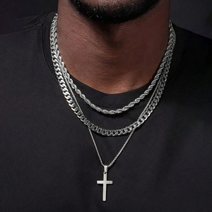Ensemble de colliers triple rang en acier inoxydable avec chaîne cubaine et croix