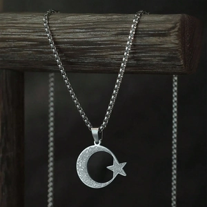 Elegant S925 sterling silver star and moon pendant necklace with box chain for women