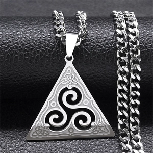 Vintage Stainless Steel Celtic Triskele Triangle Pendant Necklace For Men Nordic Knot Design With Curb Chain Cool Jewelry