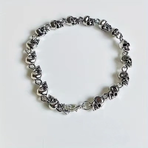 Punk style skull link bracelet in vintage silver metal for men with lobster clasp closure