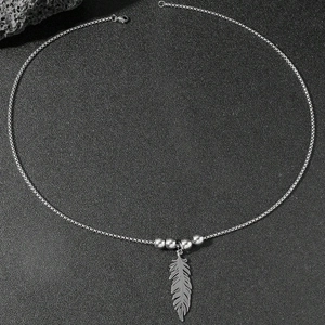 Collana con ciondolo a piuma d'argento per uomo e donna con catena e perline