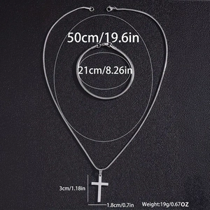Mesures détaillées du pendentif croix en acier inoxydable et de la chaîne serpent