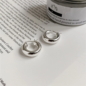 Minimalist chunky S925 sterling silver hoop earrings with high polish mirror finish