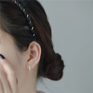 Sparkling S925 sterling silver frosted hoop earrings with minimalist zircon inlay on model