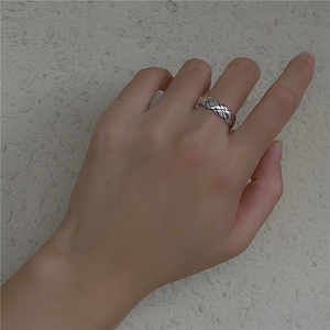 Anello aperto in argento sterling S925 vintage con motivo trapuntato a rombi