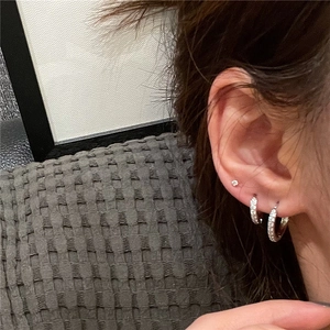 Boucles d'oreilles créoles S925 en argent sterling avec pavé de diamants et clou solitaire