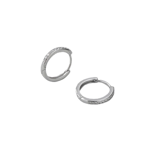 Boucles d'oreilles huggie classiques en argent sterling S925 avec zircons cubiques