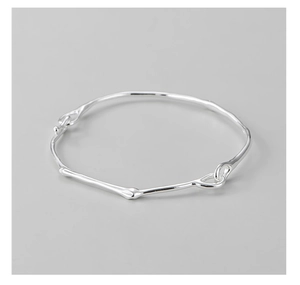 Vue détaillée du bracelet branche de bambou en argent S925 avec fermoir crochet