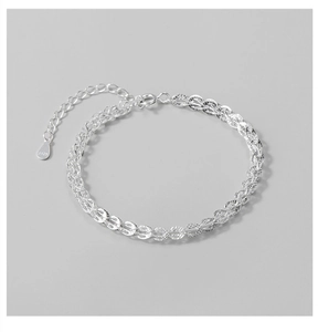 Macro shot of S925 sterling silver phoenix tail chain with lobster clasp and extension