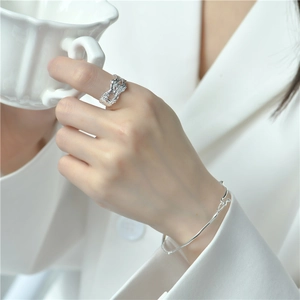 Ensemble bague irrégulière texture lave et bracelet fin en argent sterling S925 pur