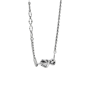 Collier nœud asymétrique en argent sterling S925 avec mélange de chaînes et poli brillant