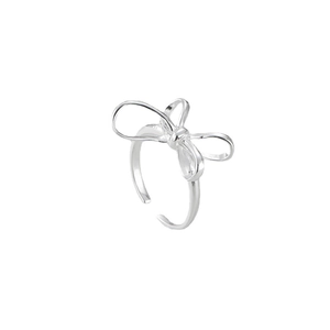 Minimalistischer S925 Sterlingsilber Schleife offener Ring mit verstellbarem Band auf Weiß