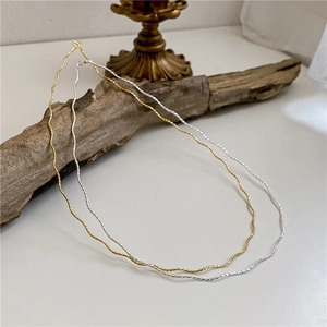 Minimalist S925 sterling silver glitter wave collar necklace in gold and silver finish