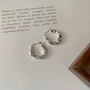 Minimalist S925 sterling silver hoop earrings featuring geometric diamond-cut silver beads