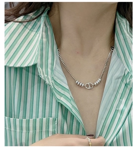 Vue détaillée du collier vintage en argent sterling S925 avec maillons de nez de porc
