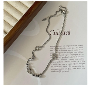 Détail du collier en argent sterling S925 montrant les maillons et le poinçon S925