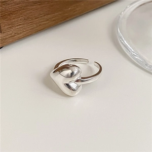 Polished S925 sterling silver heart-shaped open ring in a minimalist Korean style