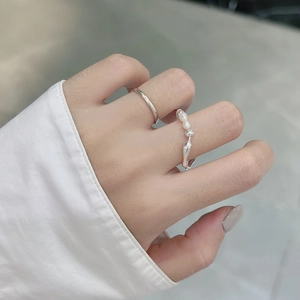 Set di anelli in argento sterling S925 con perle a linea liquida da donna