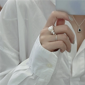 Elegant S925 sterling silver pearl croissant ring with heart pendant necklace set