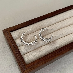 S925 sterling silver C-shaped beaded earrings with gradient metallic beads in a gift box