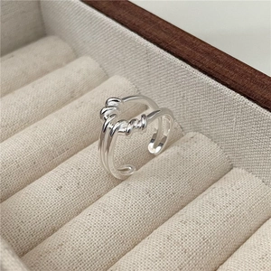 Anello a nodo in argento sterling S925 con design a più strati e fascia aperta