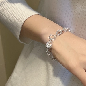 Bracciale a catena in argento sterling S925 con ciondolo a cuore e chiusura a levetta