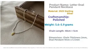 Vue macro du collier avec pendentif ovale en argent sterling S925 et spécifications