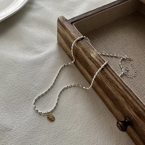 Collier à perles en argent S925 avec pendentif ovale doré gravé LOVE pour femme