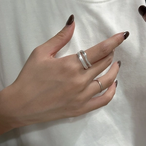 S925 sterling silver brushed texture double-layer open ring on model hand