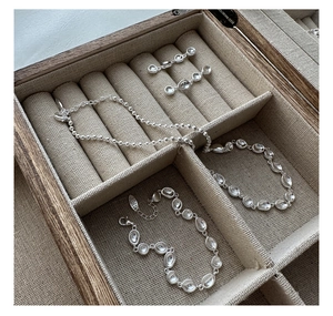 S925 Silber Schmuckset mit Halskette und Armband sowie ovalen Steinen in Holzbox
