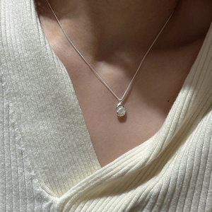 Elegant S925 sterling silver necklace with pearl pea pendant on a dainty cable chain