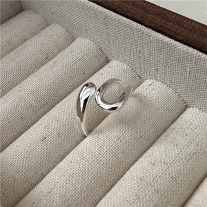 Minimalist S925 sterling silver U-shaped open ring with a polished metallic mirror finish