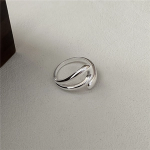 Minimalist S925 sterling silver U-shaped ring with a sleek double-layered twisted design