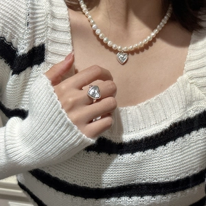 Ensemble bijoux en argent S925 avec collier de perles et bague coeur assortie
