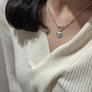 S925 sterling silver heart necklace with star engraving on Figaro chain for women