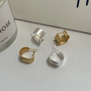 925 Sterling Silver C Shaped Stud Earrings For Women Minimalist Irregular Wave Matte Frosted Wide Surface Statement Ear Jewelry
