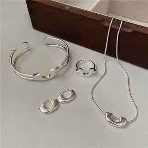 Set di Gioielli Minimalista in Argento Sterling 925 a Forma di U Collana Bracciale Anello Orecchini Lucidi per Donna