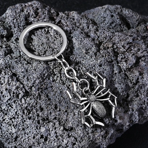Vintage Gothic Spider Alloy Pendant Keychain Punk Silver Metal Spider Charm Key Ring For Car Keys Bag Decoration Cool Men Jewelry