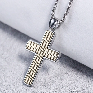 Alloy Personalized Two Tone Cross Pendant Necklace For Men Women Textured Religious Jewelry Hip Hop Style Box Chain Necklace