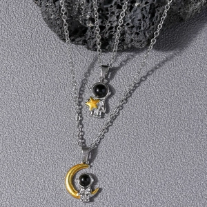 Coffret de colliers astronaute avec pendentifs lune et étoile pour couple et amis