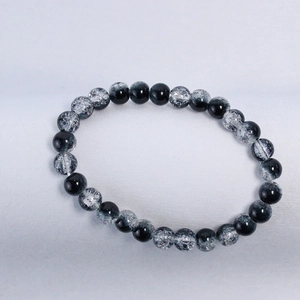Bracciale minimalista da 8mm con perle nere e cristallo con effetto ghiaccio rotto
