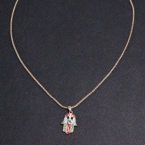 Collier Main de Fatima avec pendentif en émail coloré et chaîne dorée pour hommes et femmes