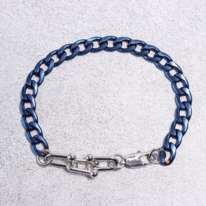 Bracciale a catena cubana blu e maglie a ferro di cavallo in stile industriale