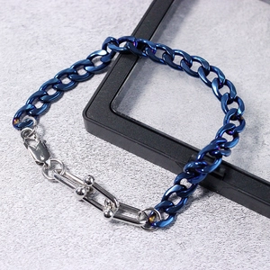 Bracciale industriale con catena blu e maglie a U argentate per uomo e donna