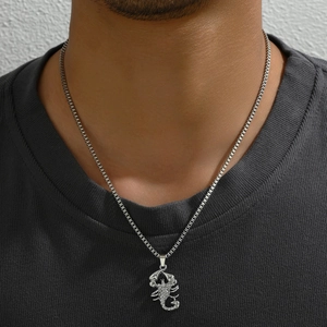 Hiphop Skorpion Anhänger Halskette für Herren mit detaillierter silberner Box-Kette
