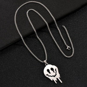 Collier pendentif visage souriant fondant gothique en acier inoxydable argenté pour tous