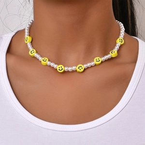 Collier de perles tendance avec perles smiley jaunes pour hommes et femmes